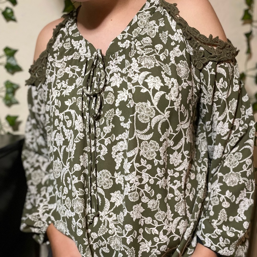 Pleione long sleeve sage flower blouse